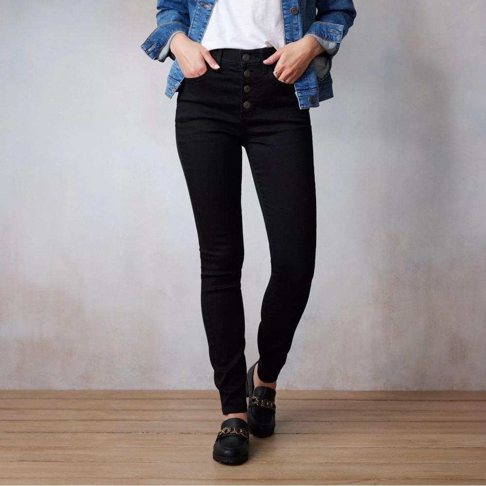 Lauren Conrad Woman’s Black Skinny Jeans